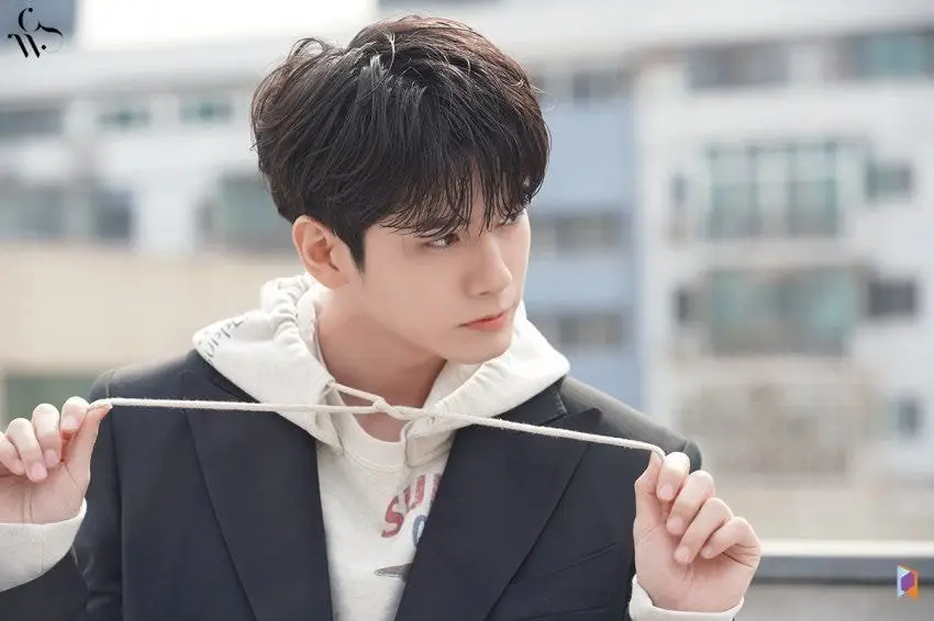 에스콰이어 #옹성우 화보촬영 비하인드컷