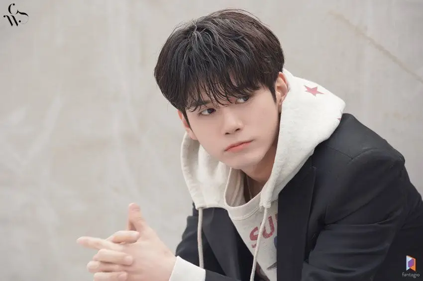 에스콰이어 #옹성우 화보촬영 비하인드컷