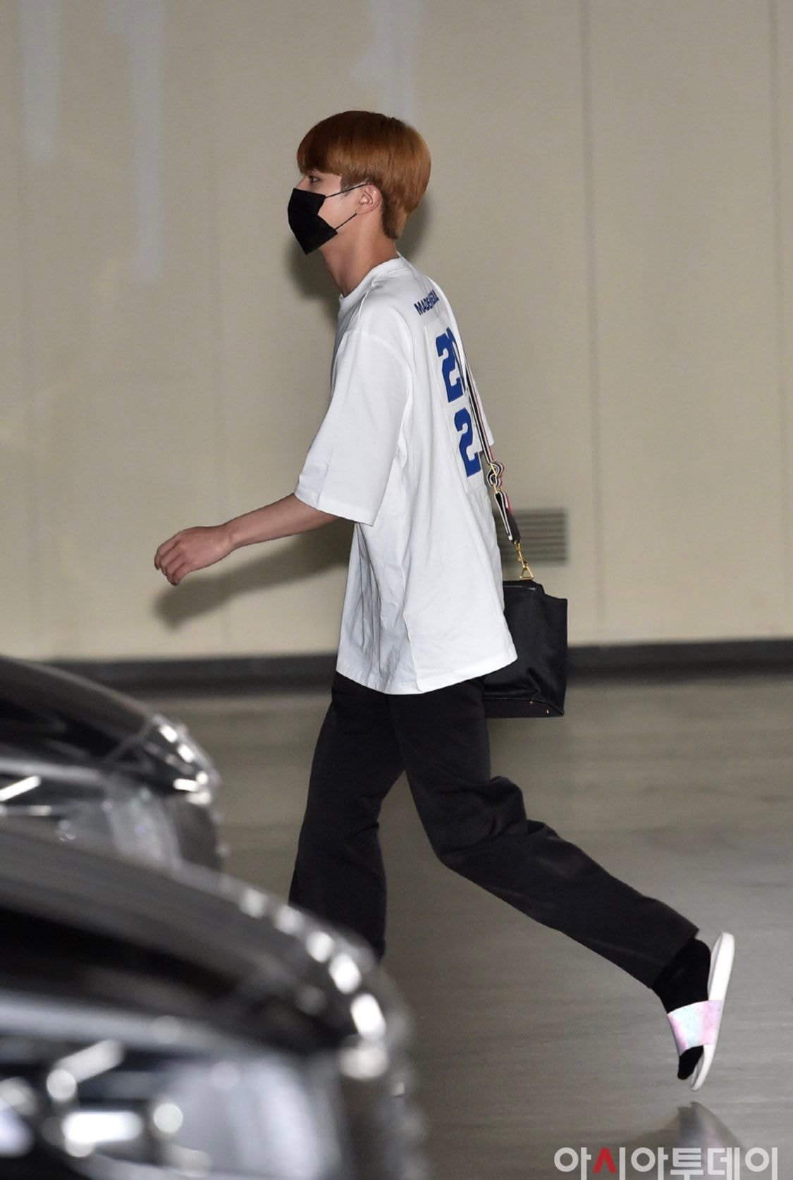 방탄소년단 오늘자 퇴근 사진