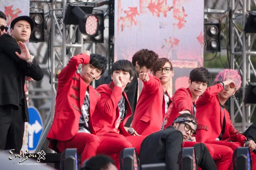 B1A4 직찍 @ 121125 광화문  by EyeYou