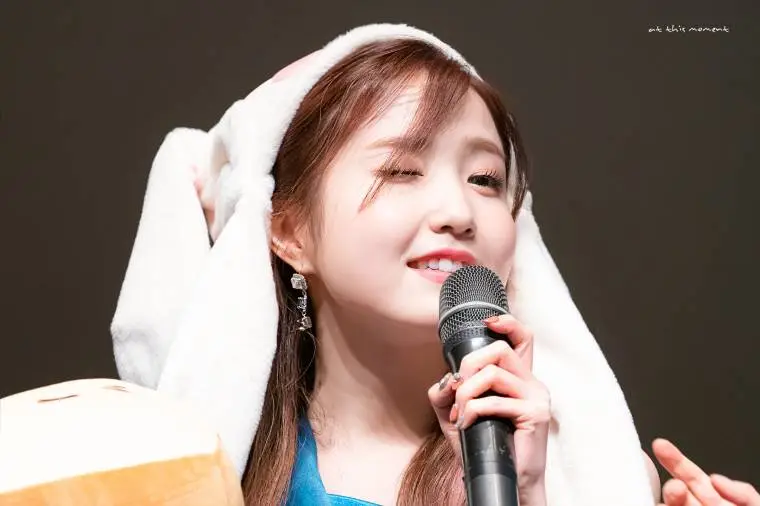 #아이즈원 팬사인회.jpg