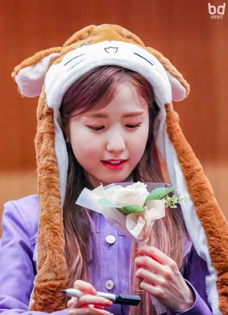 #아이즈원 팬사인회.jpg