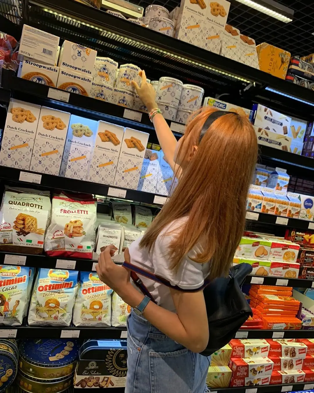 장보러 간 오마이걸 유아