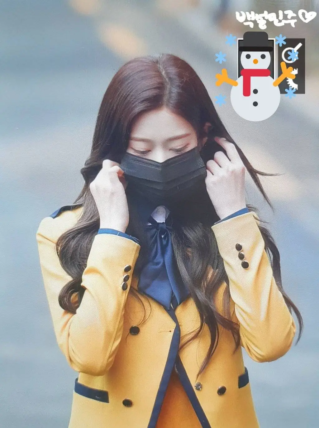 고등학교 졸업한 김민주 #아이즈원.jpgif