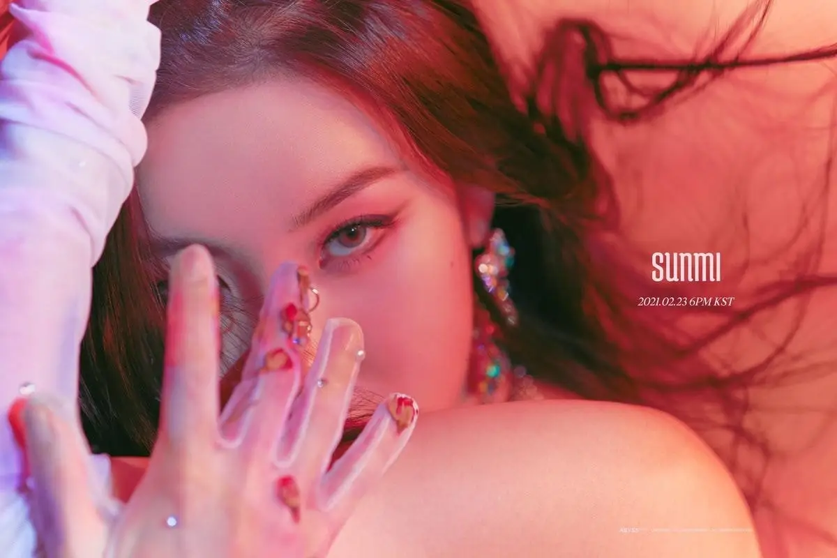 [CONCEPT PHOTO] ⠀ 꽃같네(What The Flower) CONCEPT PHOTO ⠀ '선미(SUNMI) - 꼬리(TAIL)' 2021.02.23 6PM KST