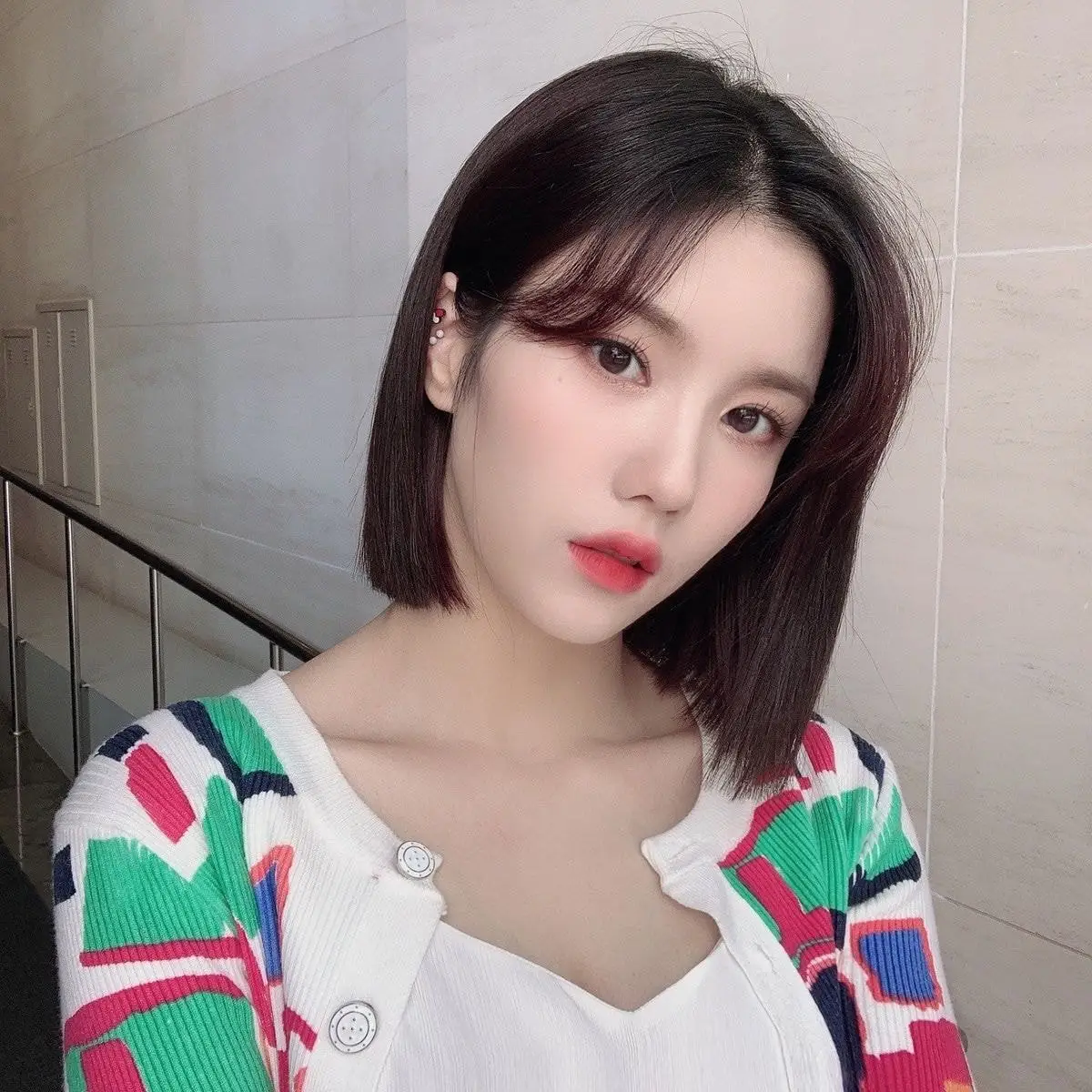 아이즈원 권은비 단발셀카.twitter