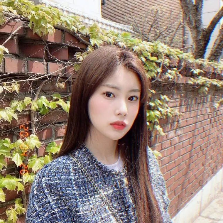 벚꽃나무 발견한 혜원 (#아이즈원.insta)