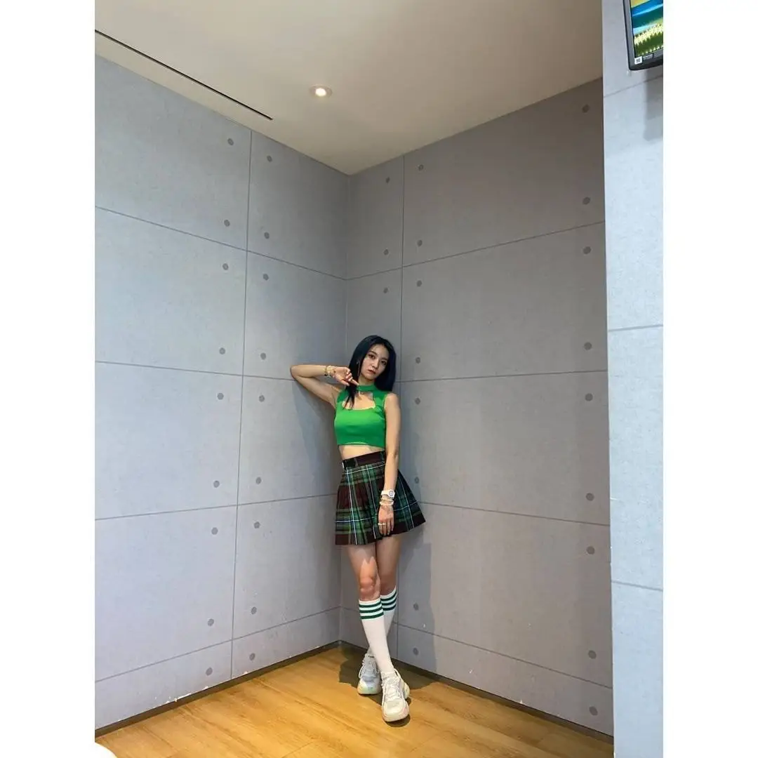 오마이걸 비니 인스타 업뎃