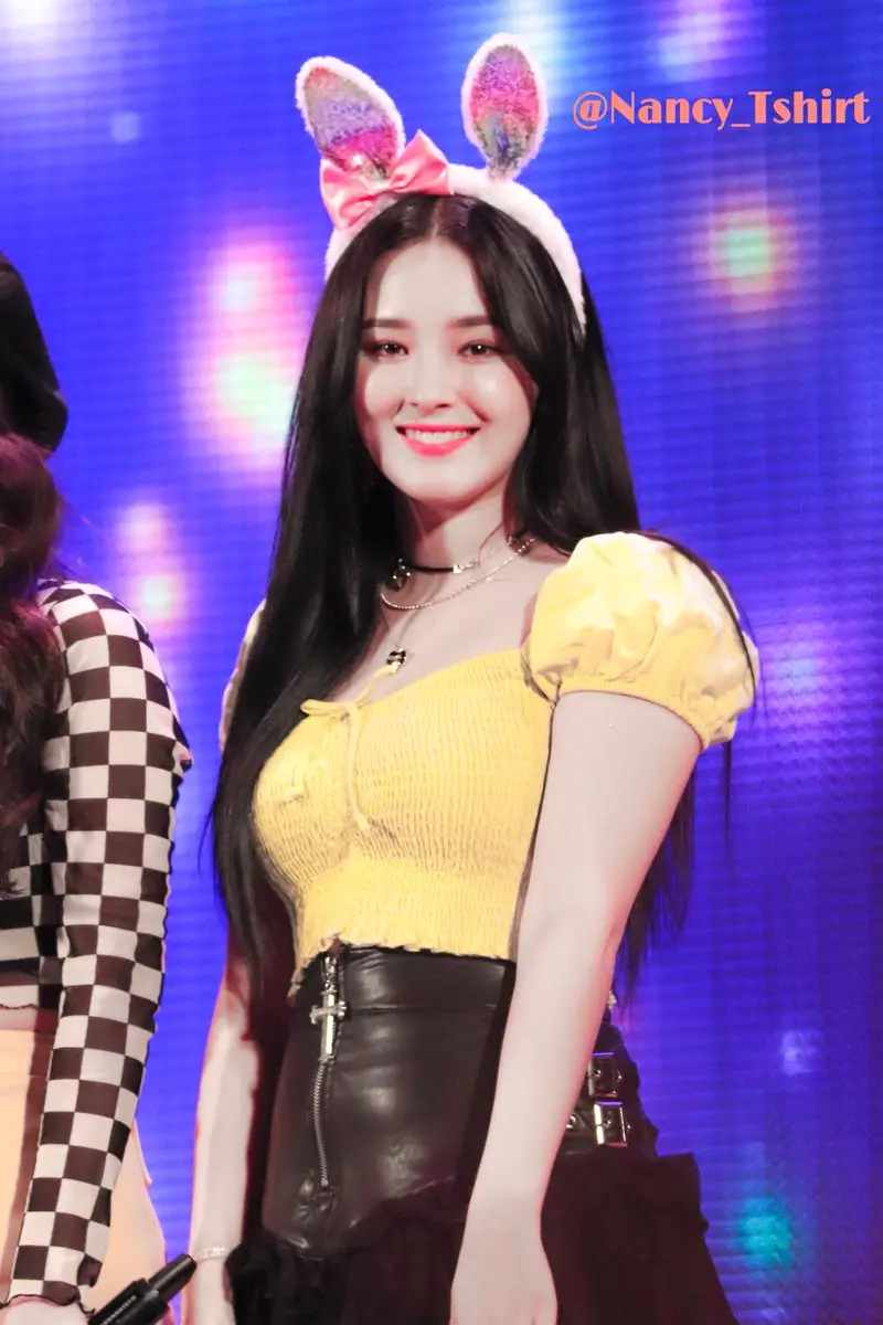 190323 ~ 190324 #모모랜드(#momoland) #낸시(#Nancy) Cr. @Nancy_Tshirt