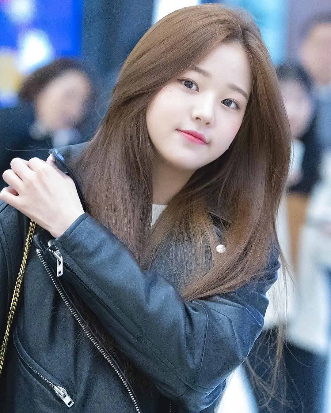 가죽자켓 장원영