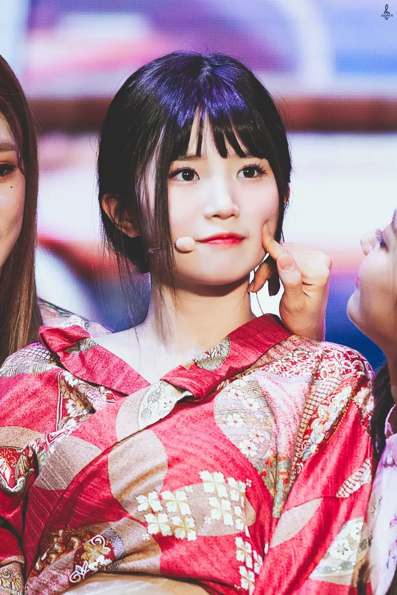 프로미스나인 송하영