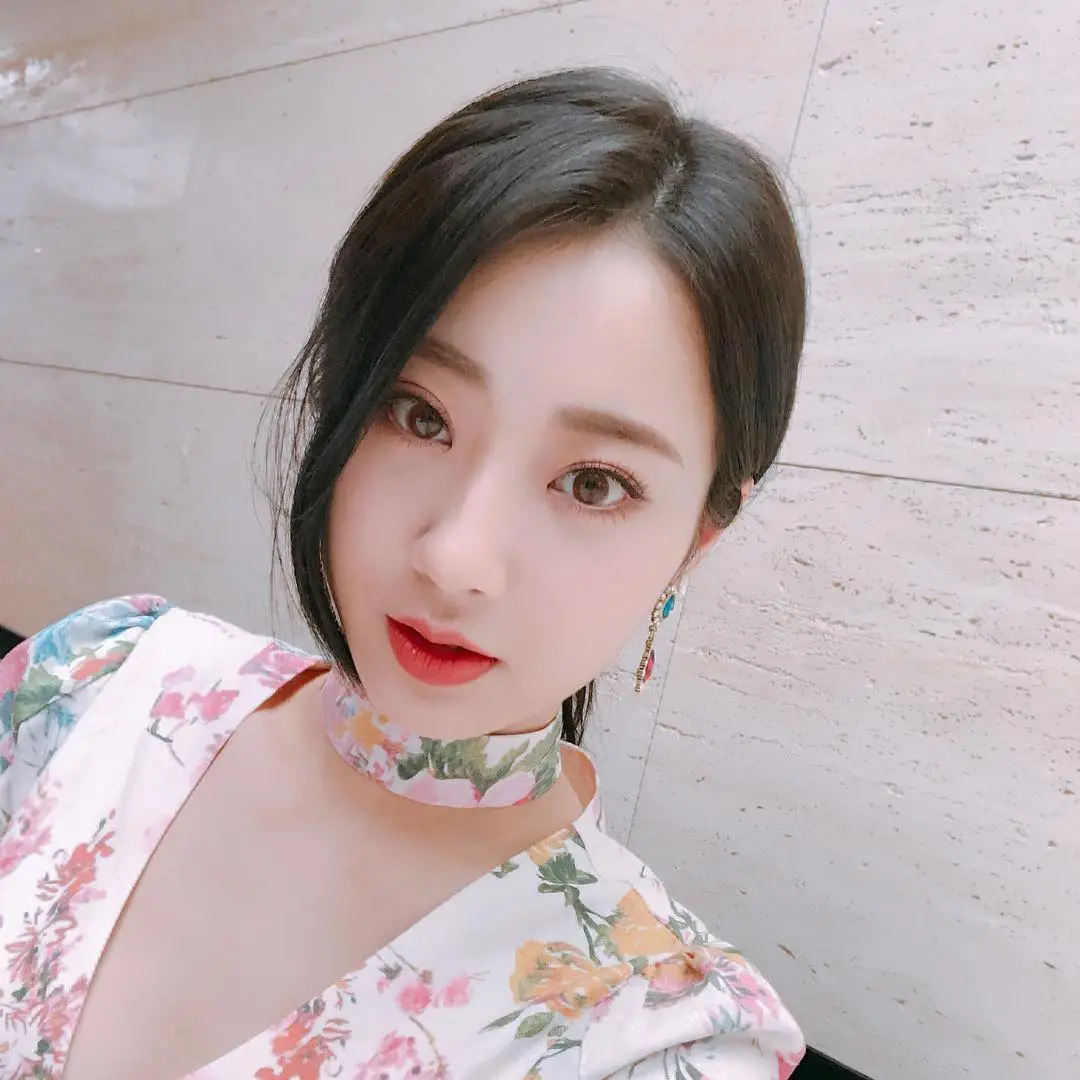 섹션TV MC 경리.gif