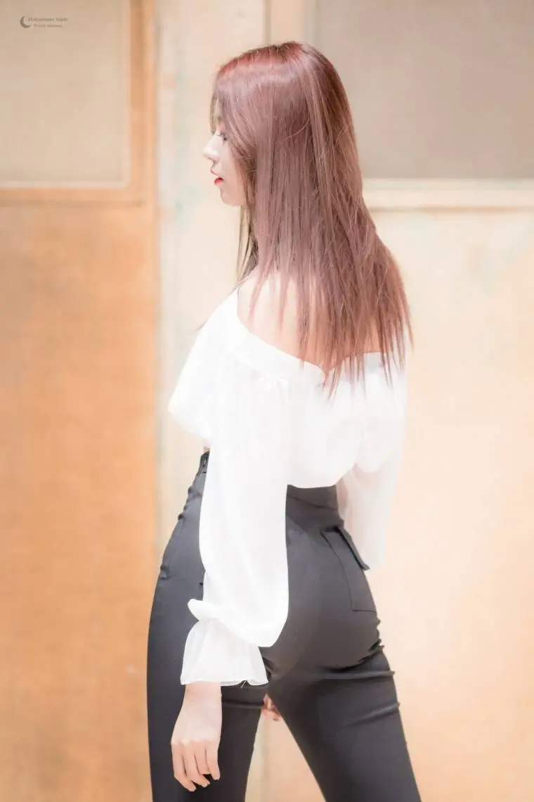 만화찢고 나온 몸매 임나영