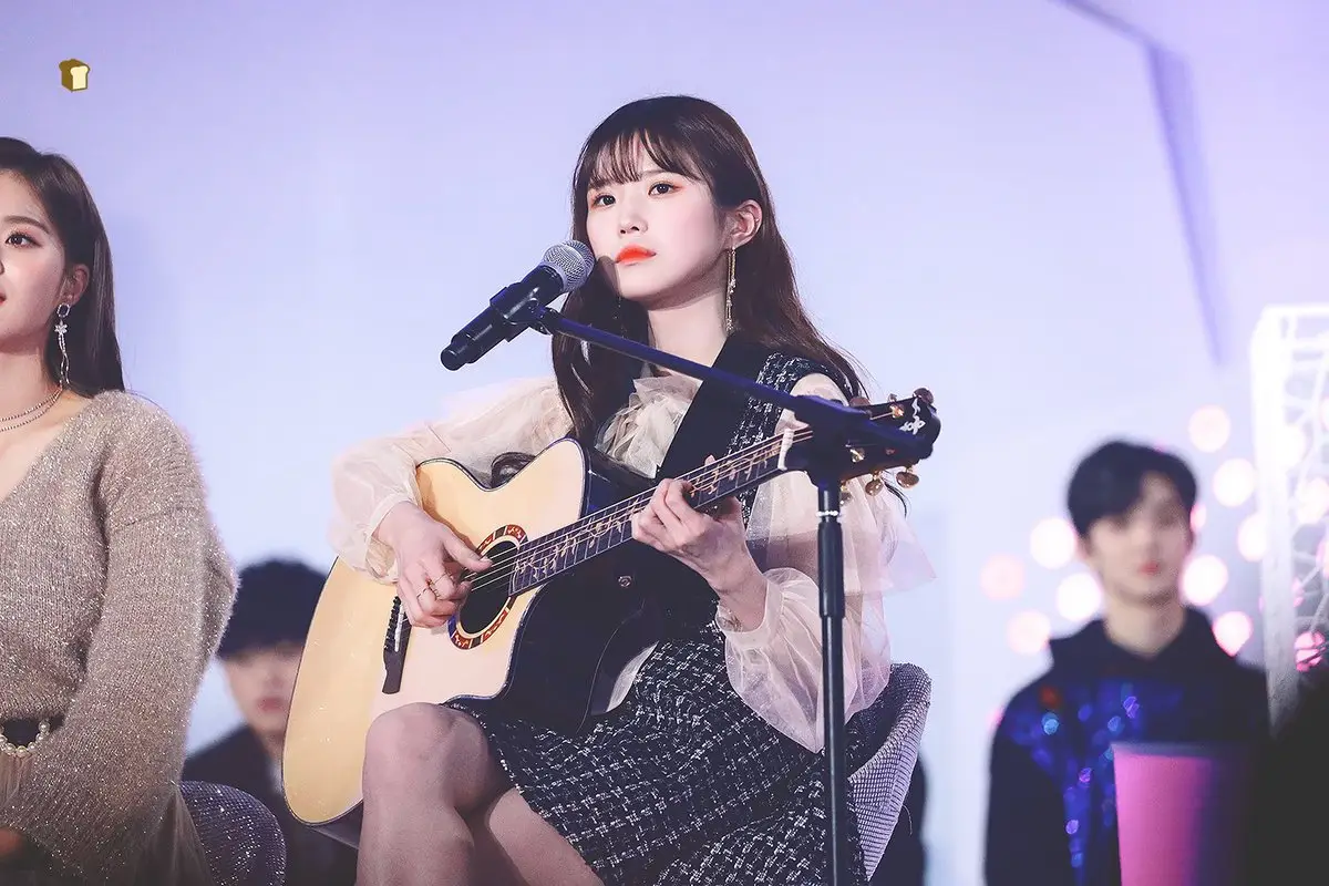 기타치는 송하영