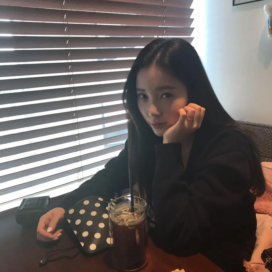 에이프릴 채경이