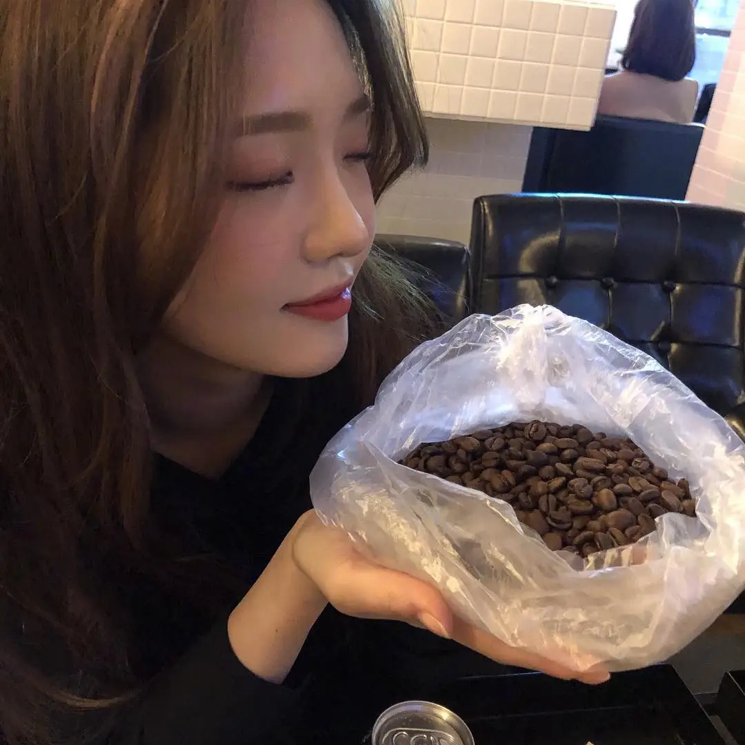 커피콩 냄새맡는 #노지선 #프로미스나인