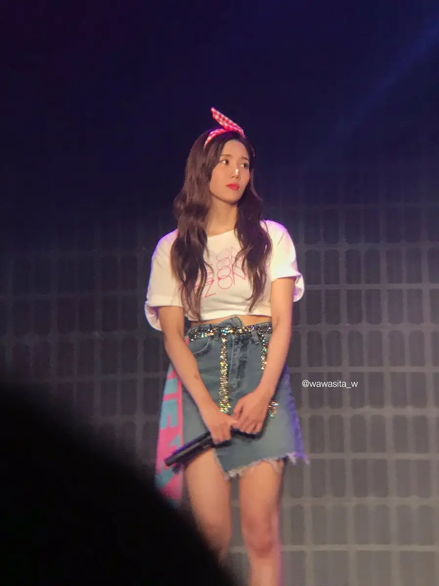 모닝 권은비.jpg