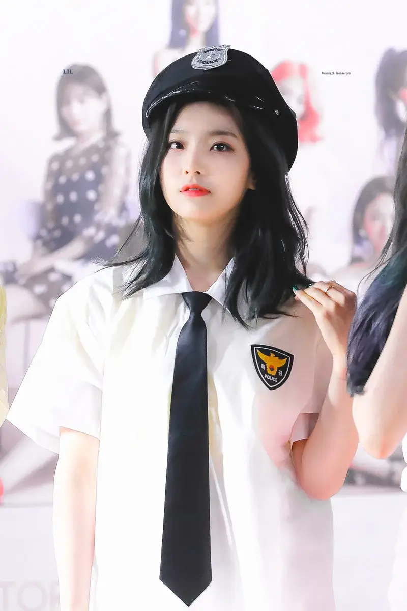 #프로미스나인 #이새롬 (팬사인회).jpg