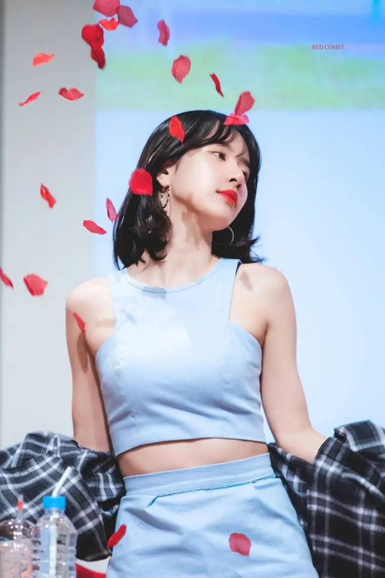 컴백하는.. 우주소녀 설아.jpgif