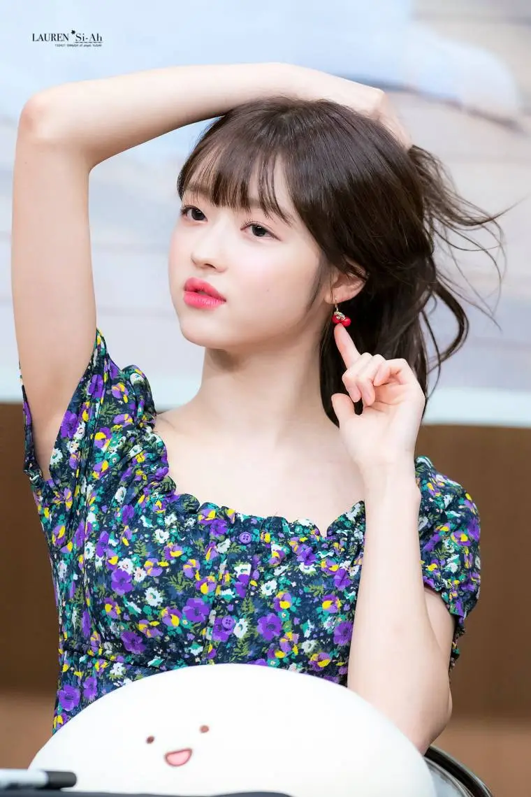 #유아 (#오마이걸) 팬사인회.jpg