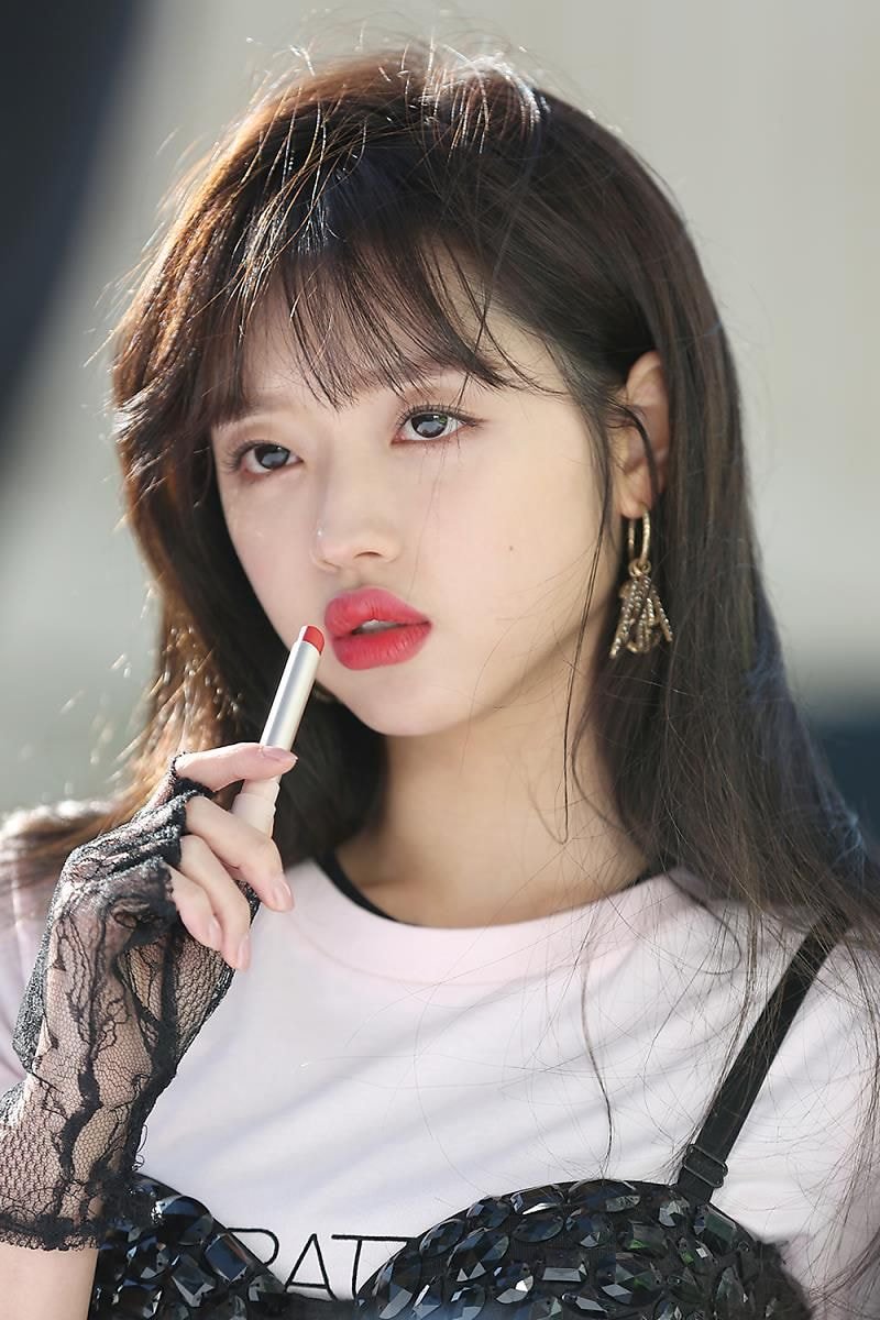 유아의 클리오 2019 FW 립스틱 광고 촬영 현장