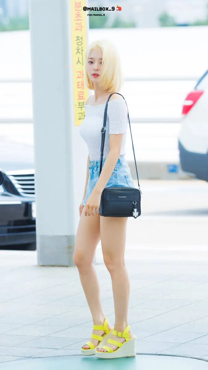 출국하는... #프로미스나인 #이나경.jpg