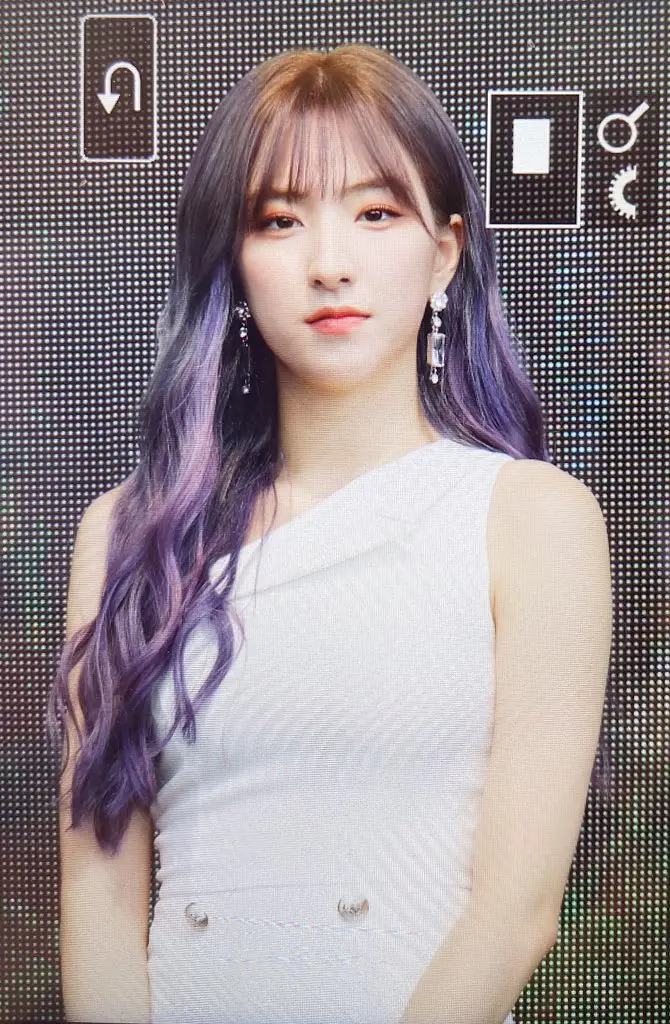 우주소녀 보라색 헤어 은서