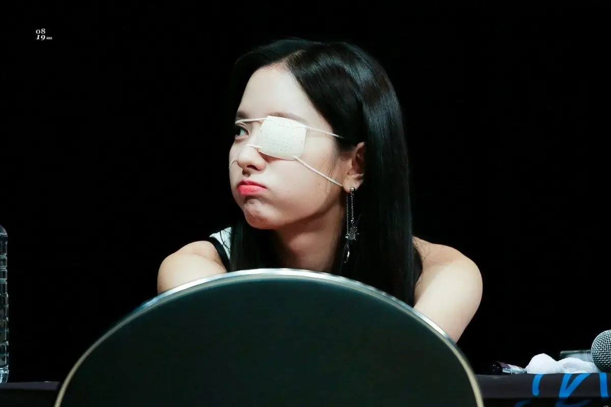 드디어 안대를 벗은 우주소녀 보나