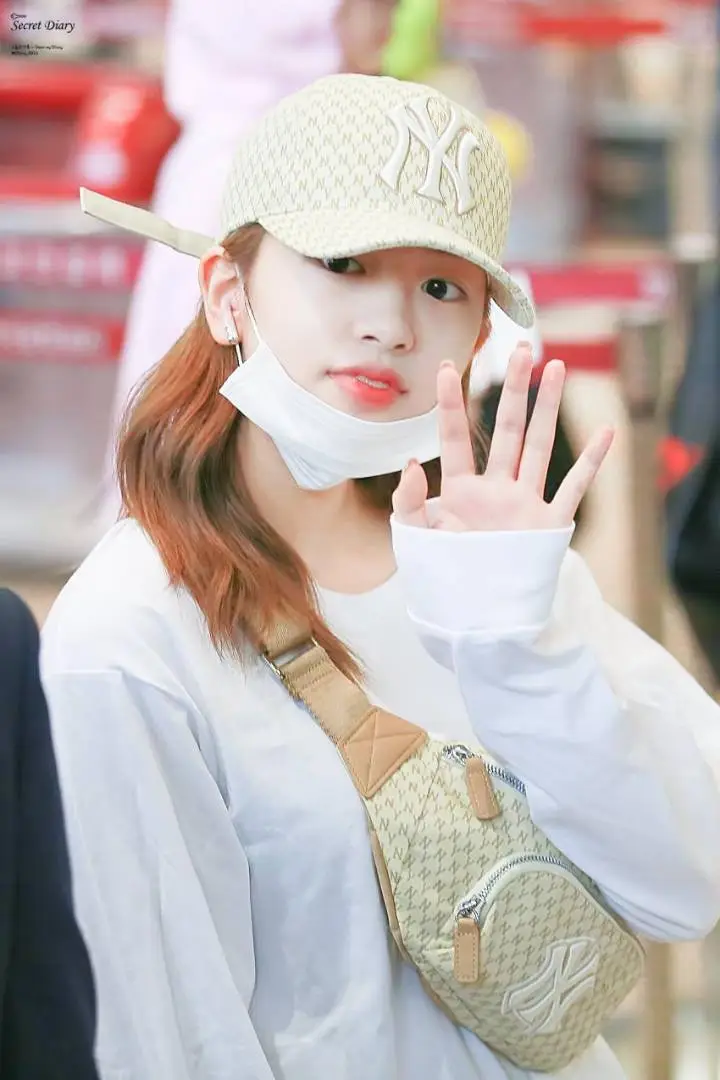 [공항패션] #아이즈원 #안유진.jpg