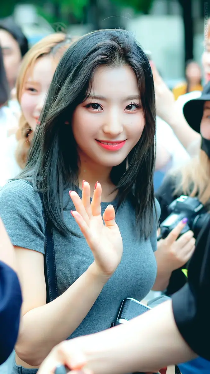 출근길 #프로미스나인 #이새롬.jpg