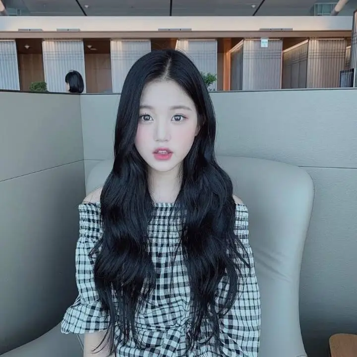 (화보인줄..ㄷㄷ) 공항 라운지 장원영.jpg