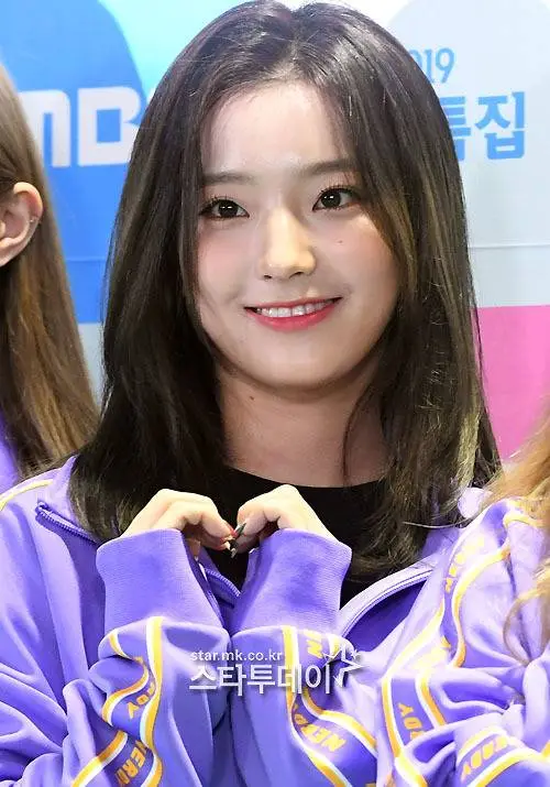 프로미스나인 아육대 기사짤.jpg