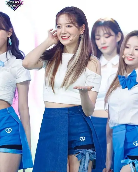 프로미스나인 장규리.jpg