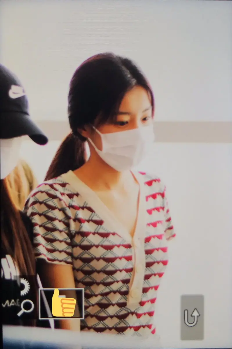 출국하는 아이즈원 강혜원.preview