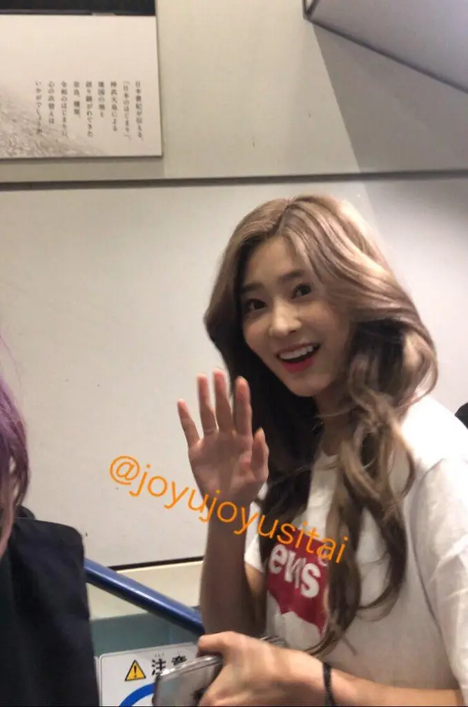 #아이즈원 #김민주...길거리 목격.jpg