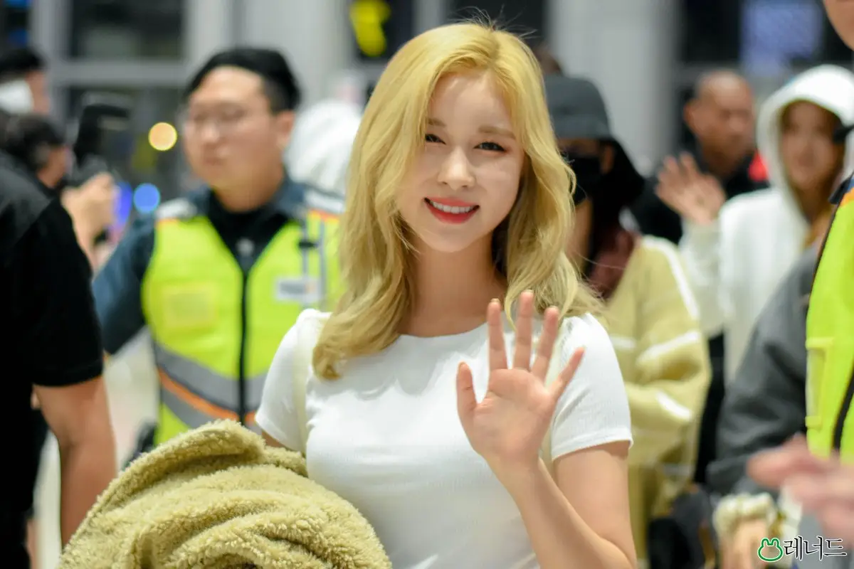 출국하는 우주소녀 다영