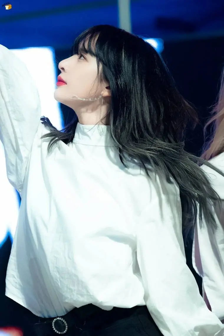 컴백하는.. 우주소녀 설아.jpgif