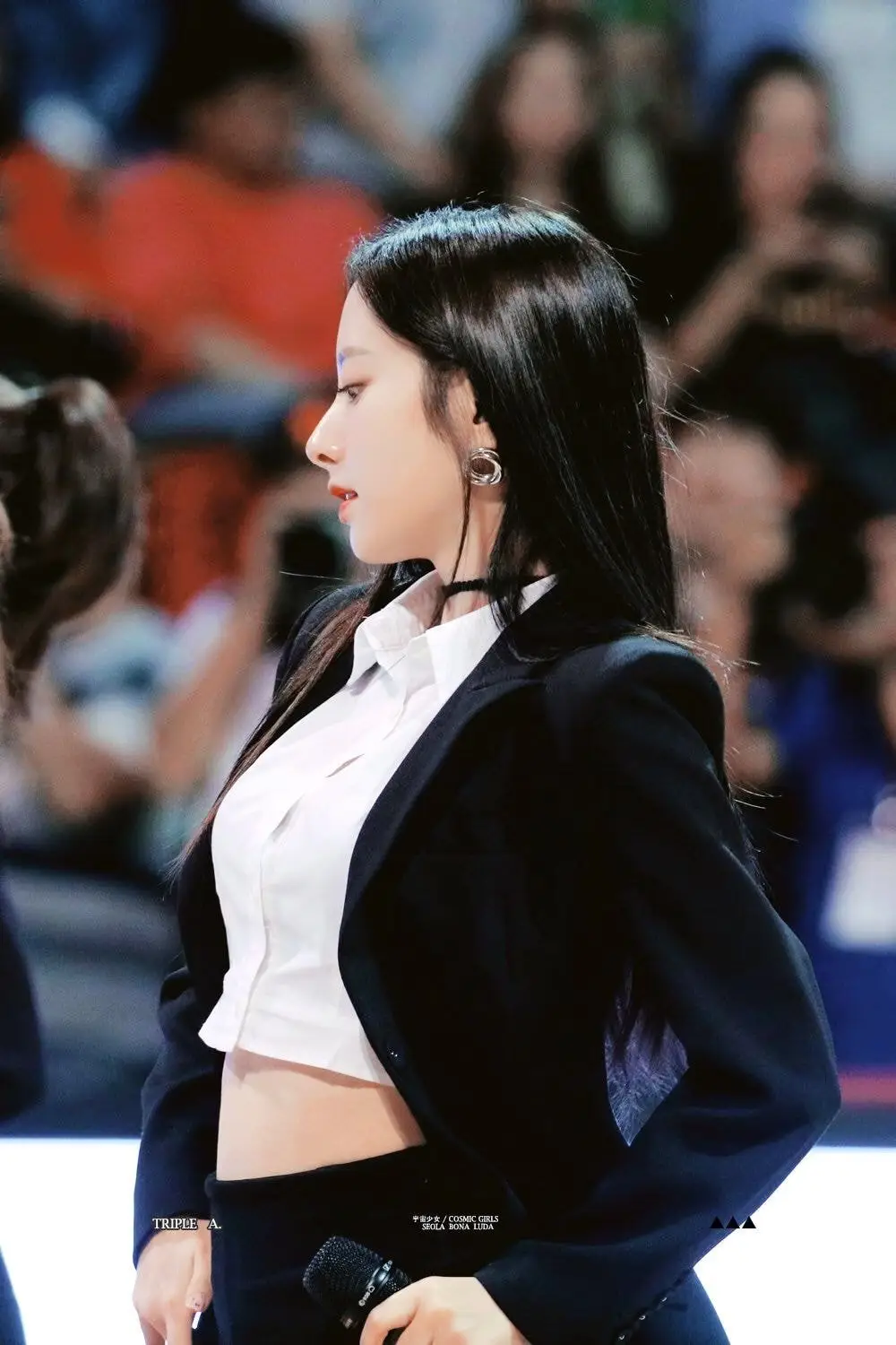 우주소녀 보나 옆태