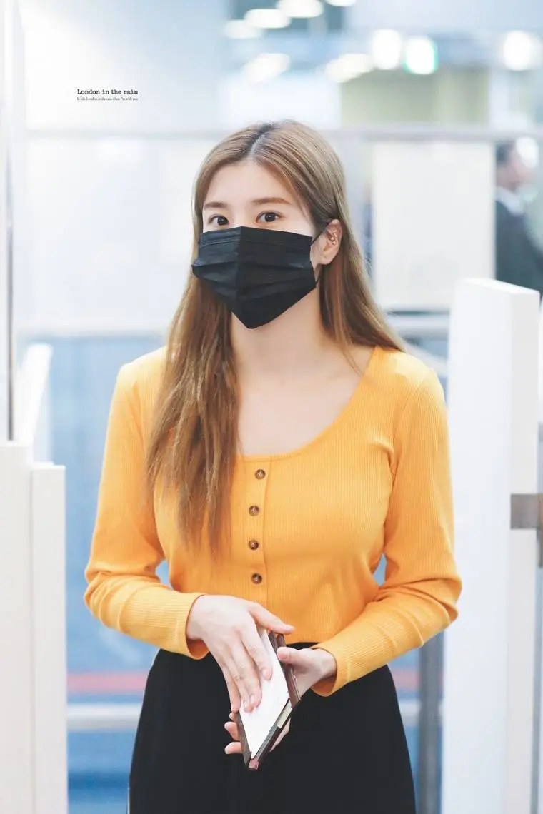 출국하는.. #아이즈원 #권은비.jpg