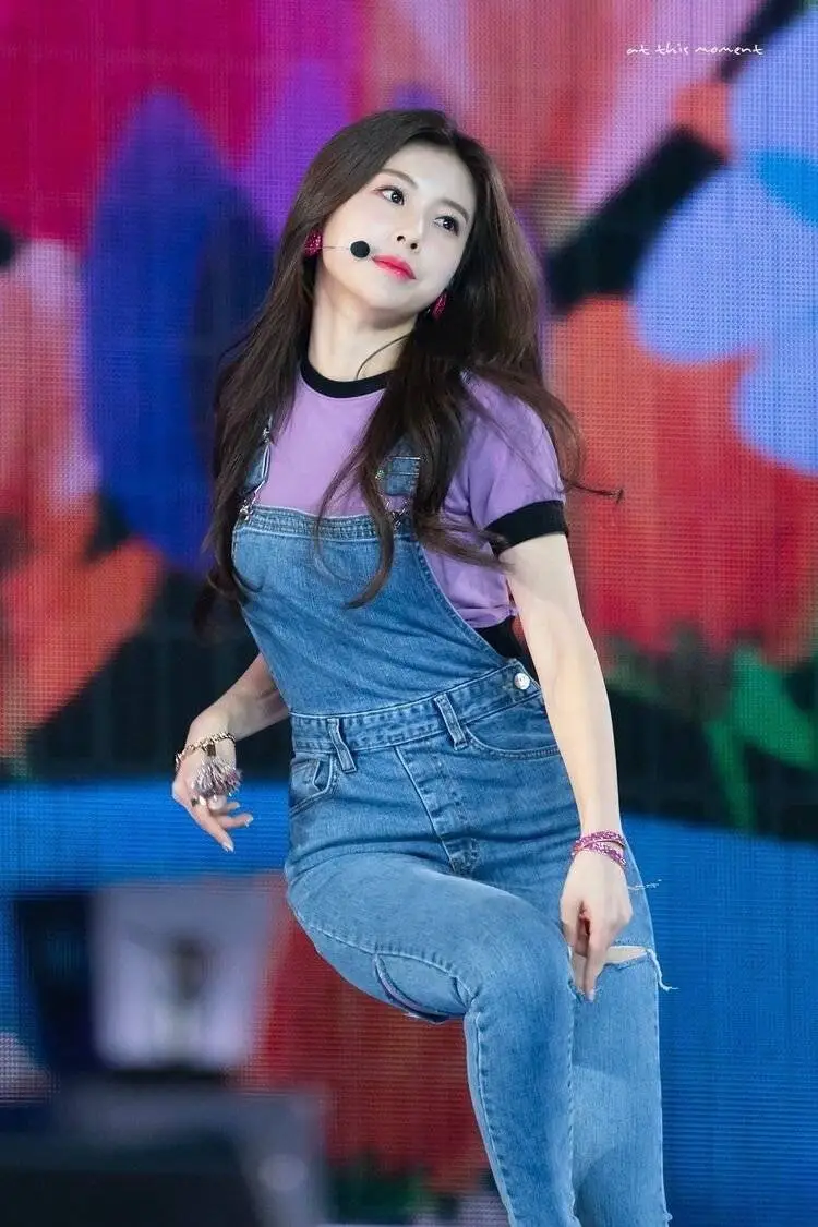 강혜원 멜빵 청바지