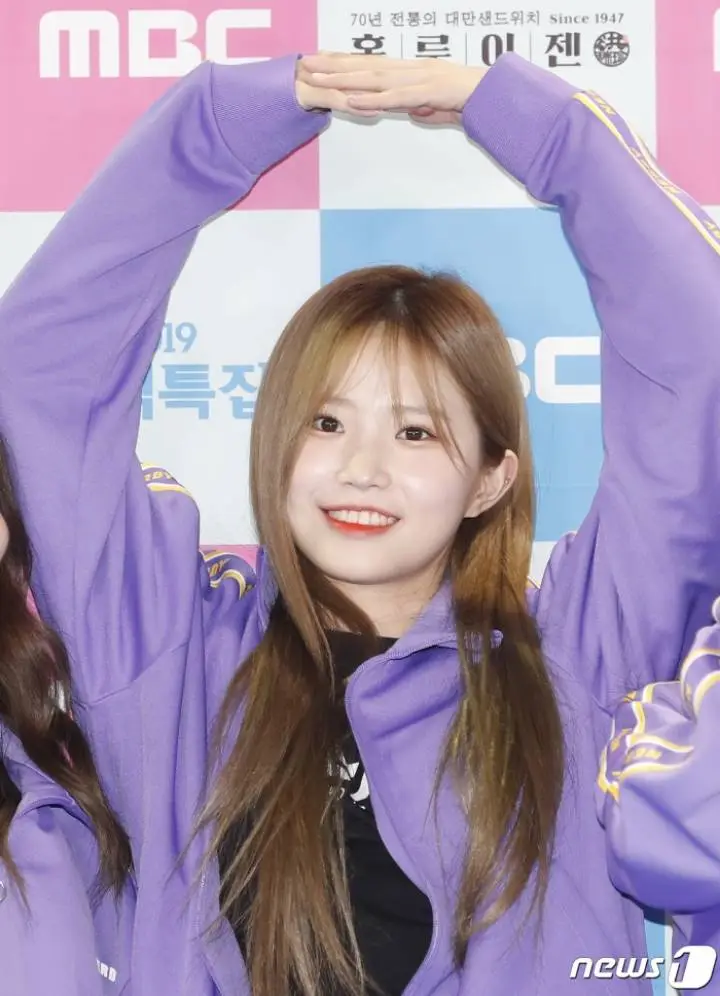 프로미스나인 아육대 기사짤.jpg