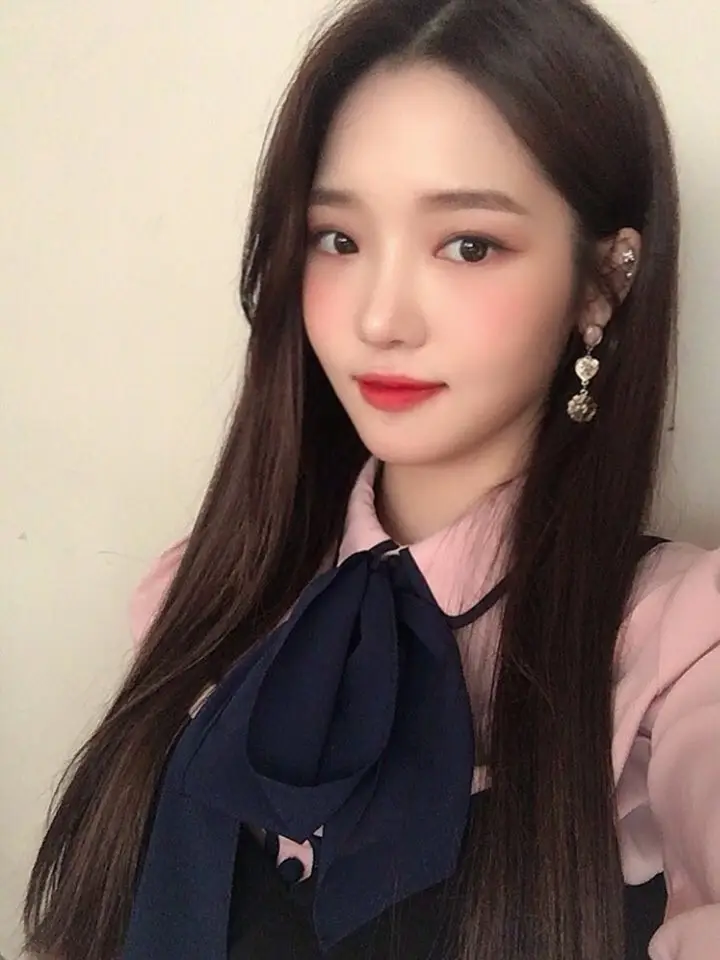 1일 1회 4일차 노지선(프로미스나인).jpg