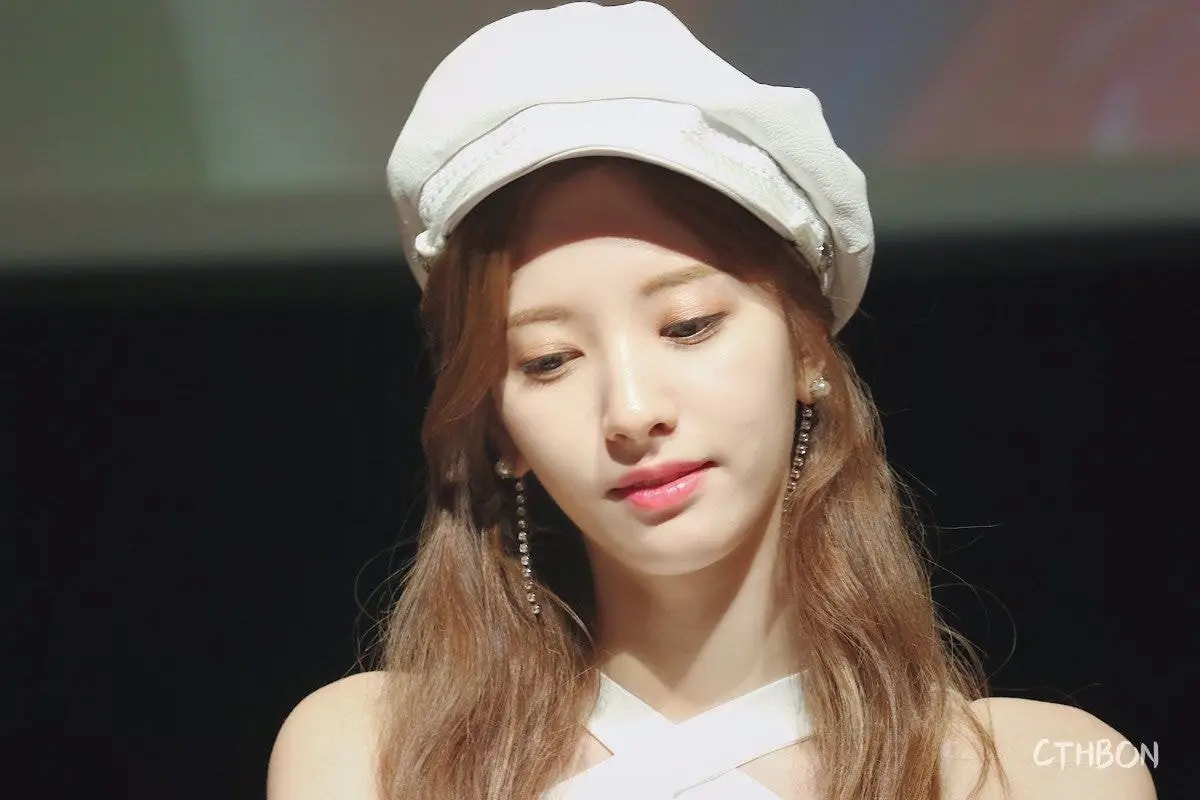 드디어 안대를 벗은 우주소녀 보나
