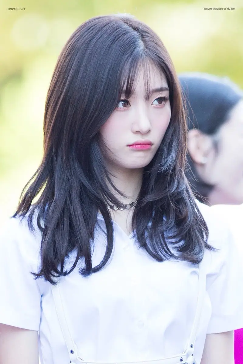 앞머리 잘랐던 정채연.jpg