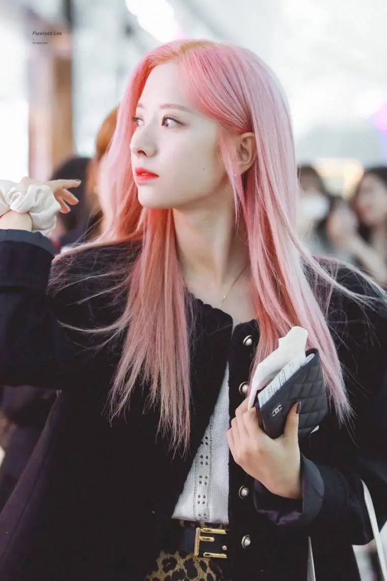 핑크헤어 우주소녀 보나
