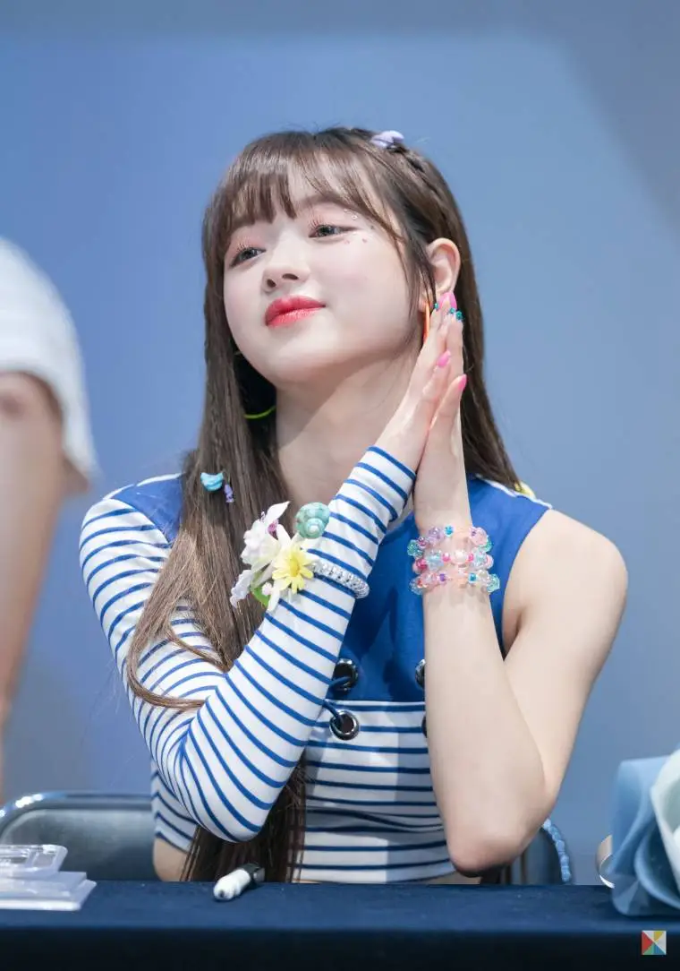 190817 S-PLEX 팬사인회 유아 (오마이걸).jpg