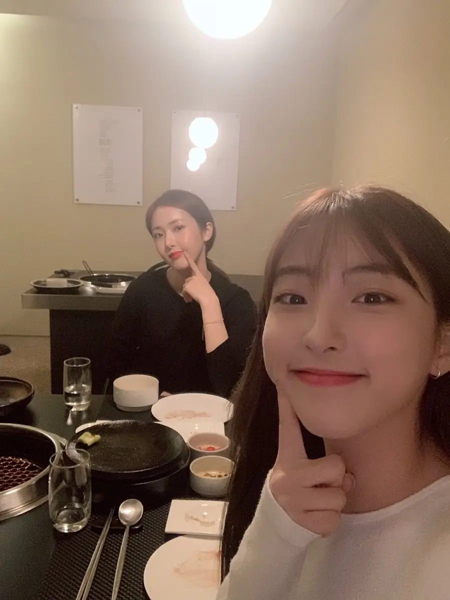 우주소녀 은서 & 여자친구 신비 (인스타).jpg