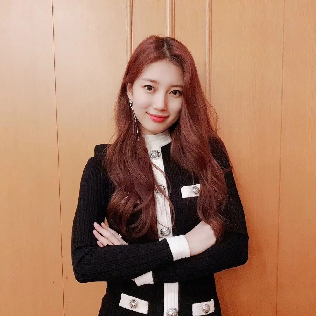 오늘자 수지(숲 인스타)