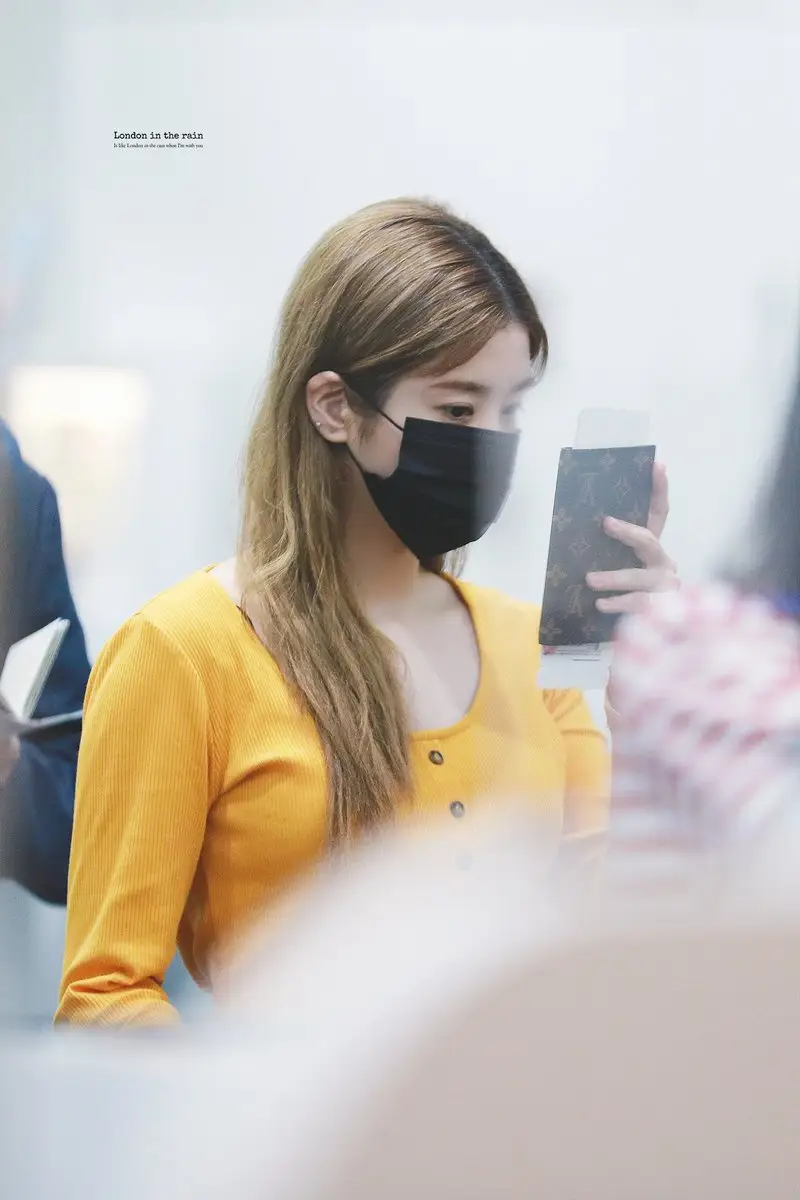 출국하는.. #아이즈원 #권은비.jpg