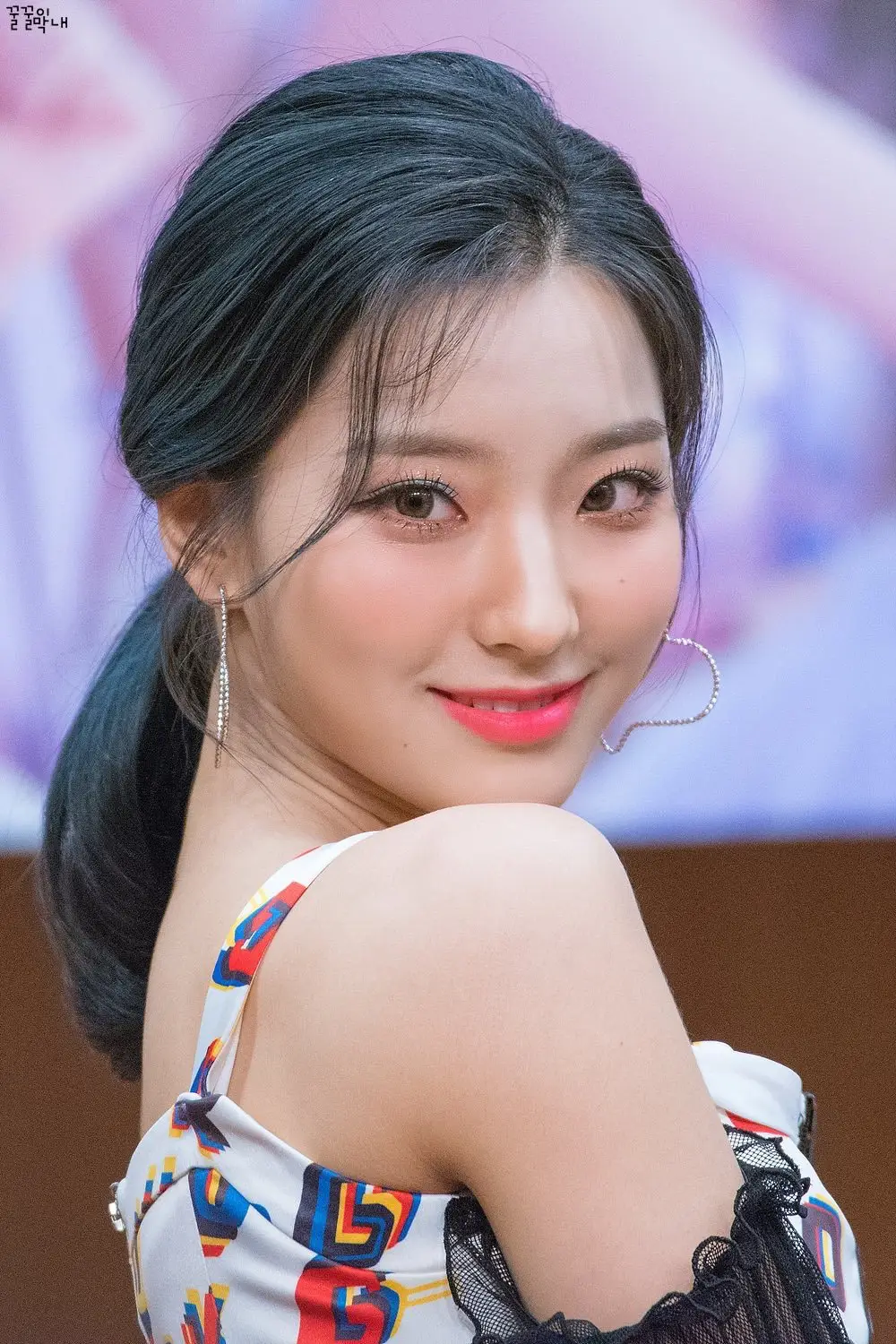 #프로미스나인 캡틴 #새롬.jpg